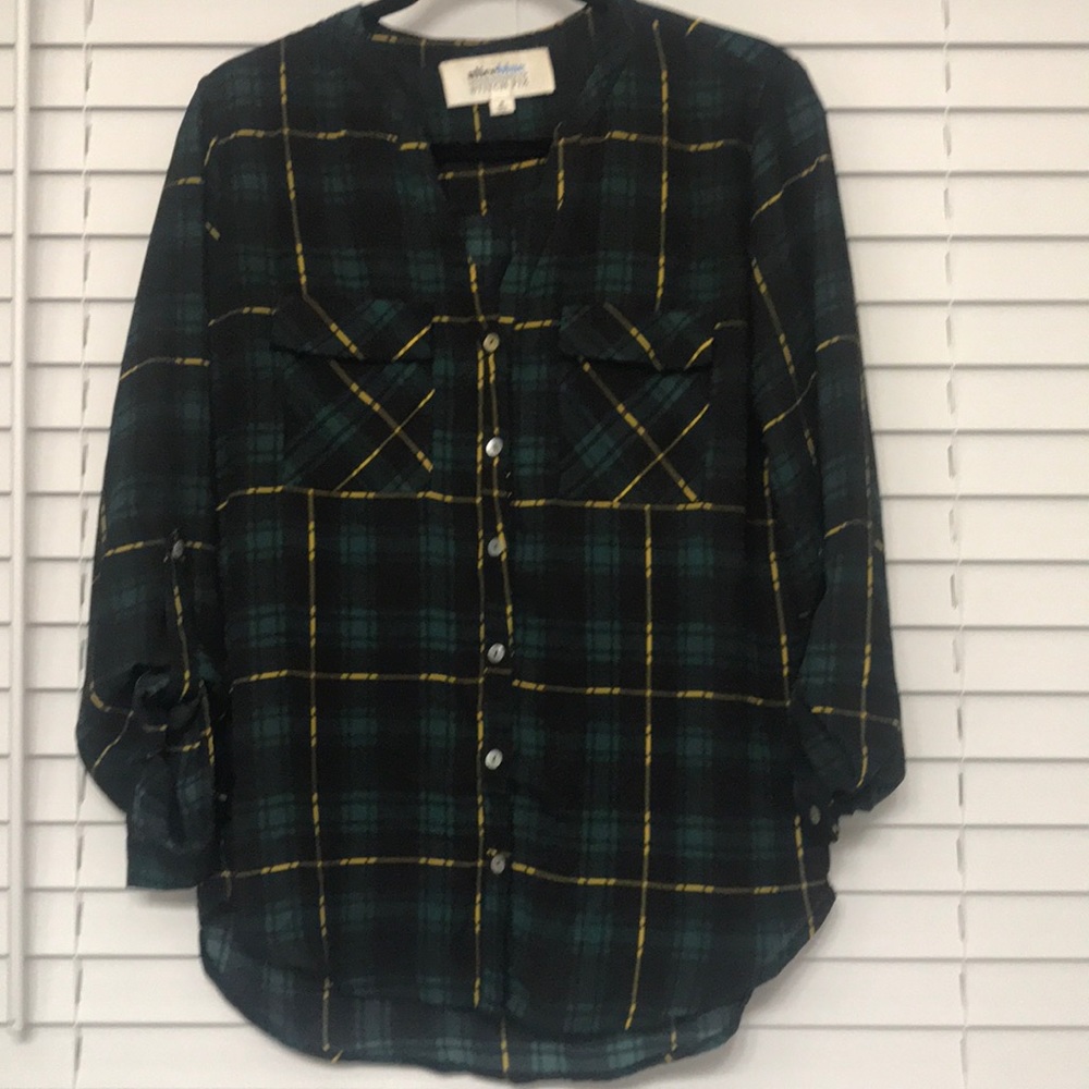 Alice blue shirt. Size MEDIUM.